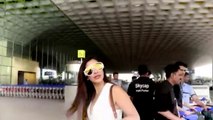 Hot Actress Sophie Chaudhary Spotted at Mumbai Airport
