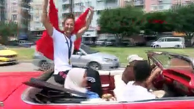 SPOR Dünya şampiyonu Nafia, çocukluk hayalini gerçekleştirdi