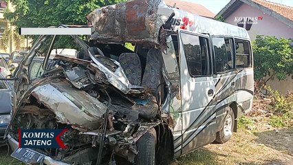 Minibus Tabrak Truk di Sragen, 3 Orang Tewas