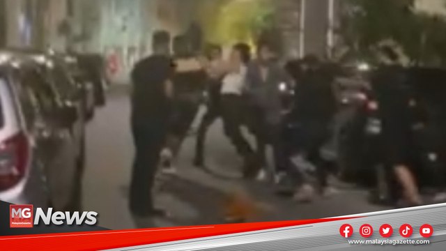 MGNews : Lelaki Bergaduh Berebut Teman Wanita di Jalan Raya