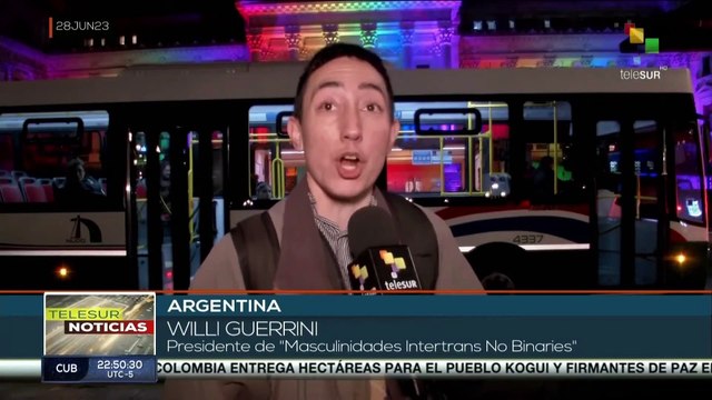 Comunidad LGBTIQ+ de Argentina marchó contra la violencia a personas trans