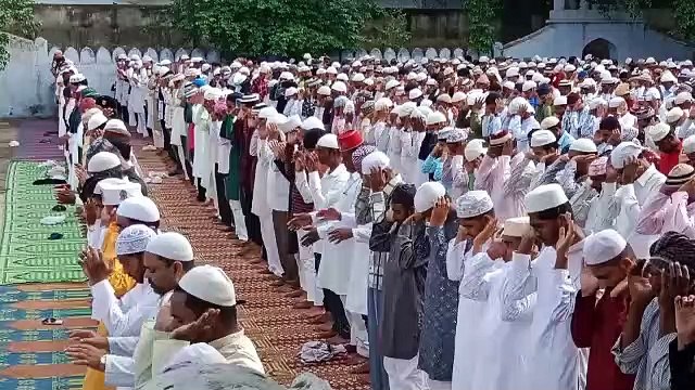 दौसा. खुदा की बारगाह में झुके शीश, मांगी अमन चैन की दुआ