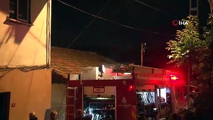 Beykoz’da tek katlı ev alev alev yandı