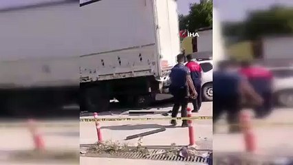 Descargar video: 2 kişinin öldüğü kazada, sürücü direksiyonda kalp krizi geçirmiş