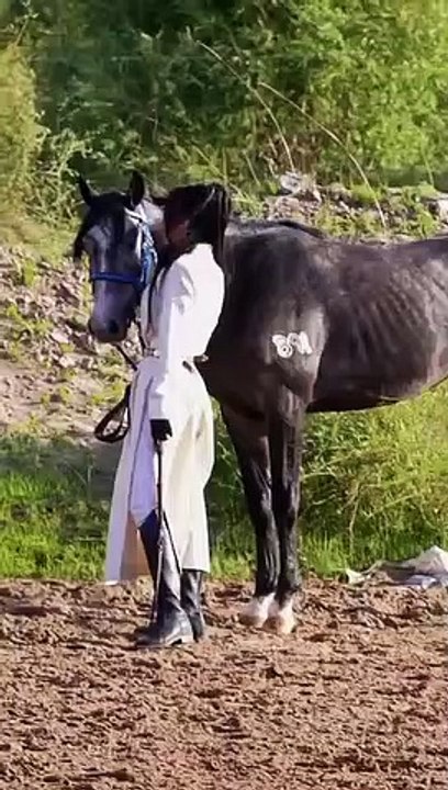 China_beautiful_girl_beautiful_girl%23horse_%23short_%23viral_%23status(360p)