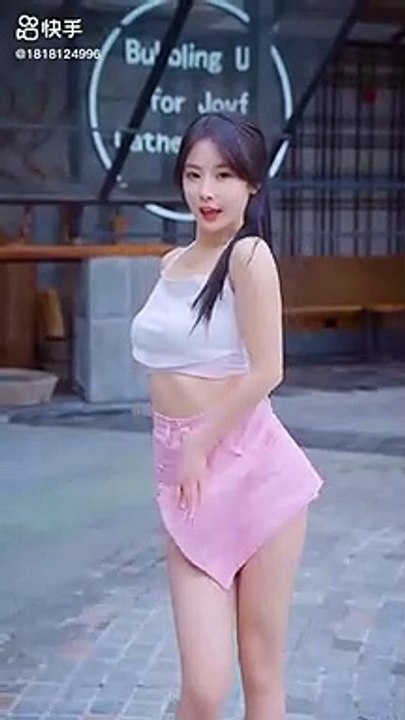 Cute_Chinese_girl_dancing_(360p)