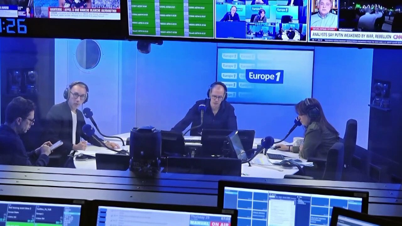 «C'est magique» : au Louvre-Lens, la Dentellière de Vermeer fait une entrée remarquée