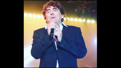 Mort de Claude Barzotti  Tout savoir sur les obsèques du chanteur et les volontés de ses filles.