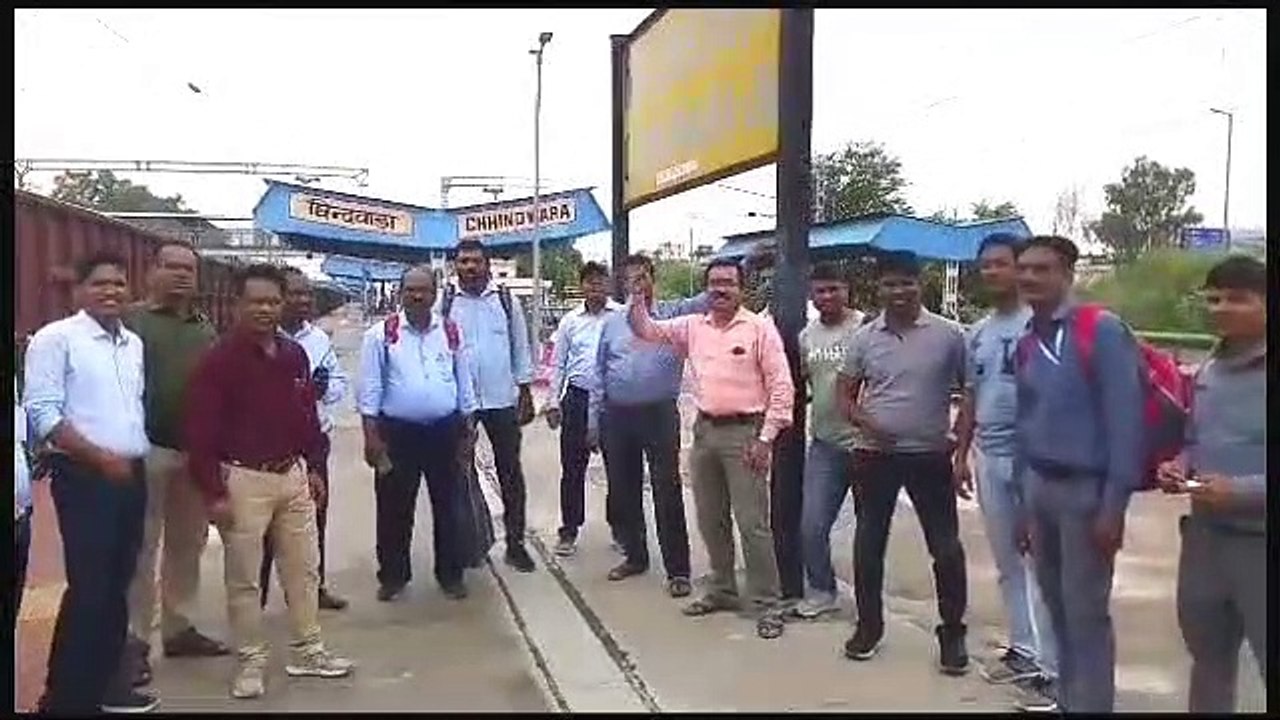 Video: जिले ट्रेन चलाने का मिला था जिम्मा, उन्ह...