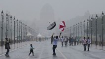 Delhi Rains: दिल्ली में बारिश से सुहावना हुआ मौसम, IMD ने बताया आने वाले दिनों में कैसा रहेगा मौसम