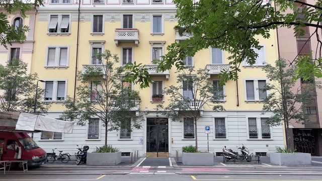 Il murales di aleXsandro Palombo dedicato a Silvio Berlusconi in via Volturno