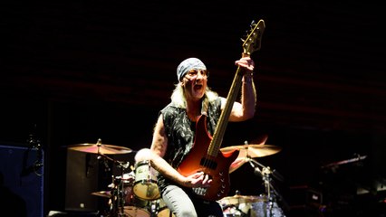 Kiss homenajean la Macarena cantando "Cartagena"