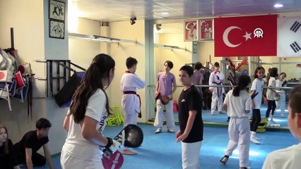 AMASYA - Babasının yönlendirmesiyle 6 yaşında başladığı tekvandoda Türkiye şampiyonu oldu