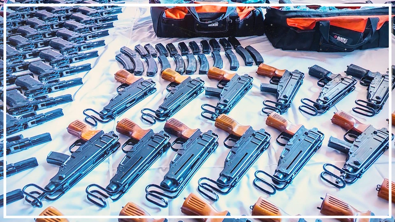 Großer Waffenfund bei 'Rechts-Rockern' in OÖ sichergestellt