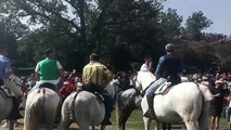 Los caballistas, preparados para la salida de La Saca