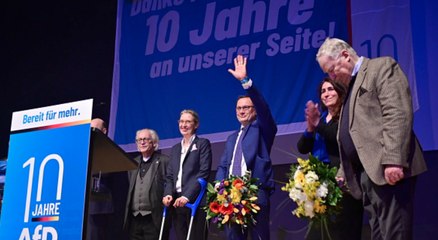 Mit dieser Tarnfirma macht die AfD ihre Geschäfte!