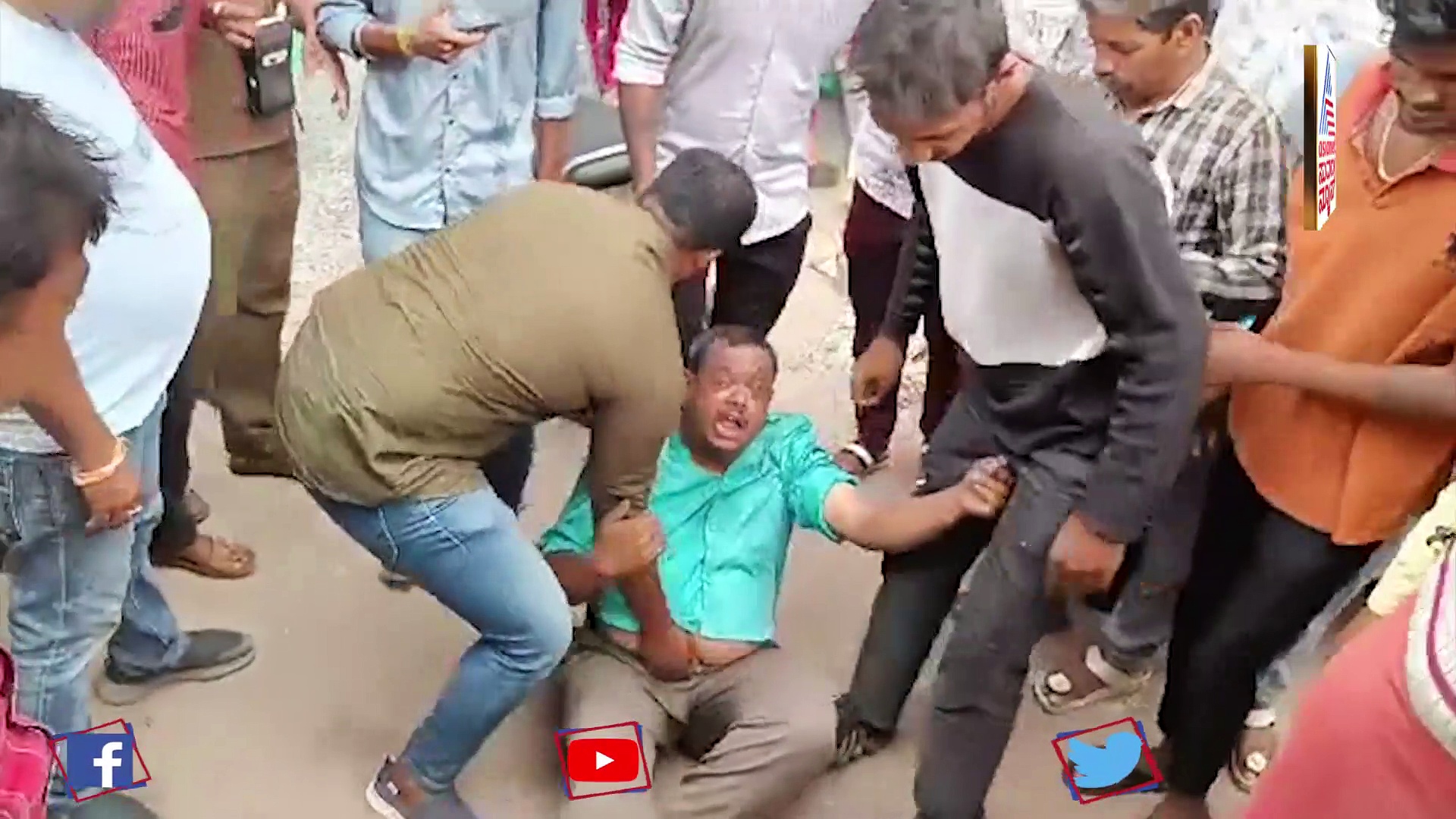 ಫ್ರೀ ಬಸ್‌ ಹತ್ಕೊಂಡು ಹೆಂಡ್ತಿ ಊರಿಗೋದ್ಲು ಅಂತ, ಬಸ್‌ ಗಾಲಿಗೆ ತಲೆಕೊಟ್ಟ ಪತಿರಾಯ: ಡ್ರೈವರ್‌ ತಬ್ಬಿಬ್ಬು!