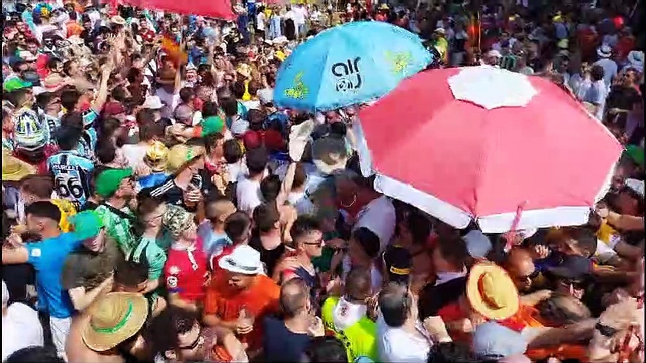 Mantean al alcalde minutos antes de la salida de La Saca