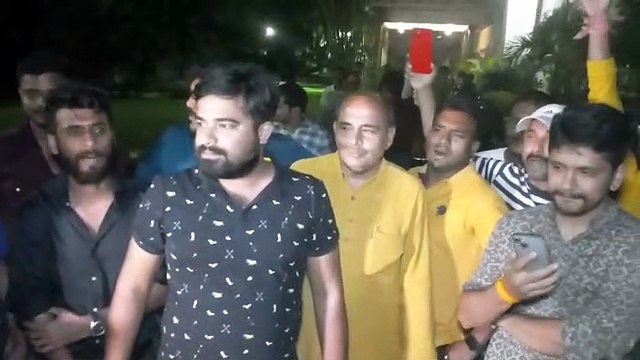 टीएस सिंहदेव को डिप्टी सीएम बनाए जाने पर शहर में जमकर मन रहा जश्न, ढोल-नगाड़े के साथ हुई आतिशबाजी