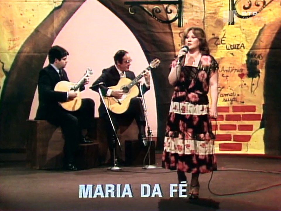 Maria da Fé - Nem às paredes confesso