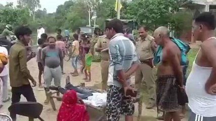 बाराबंकी: विपरीत दिशा से आ रहीं कार ने बाइक सवार युवक को मारी टक्कर, गंभीर हालत