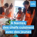 À Nantes, les chefs créent des liens en cuisinant lors d'ateliers solidaires
