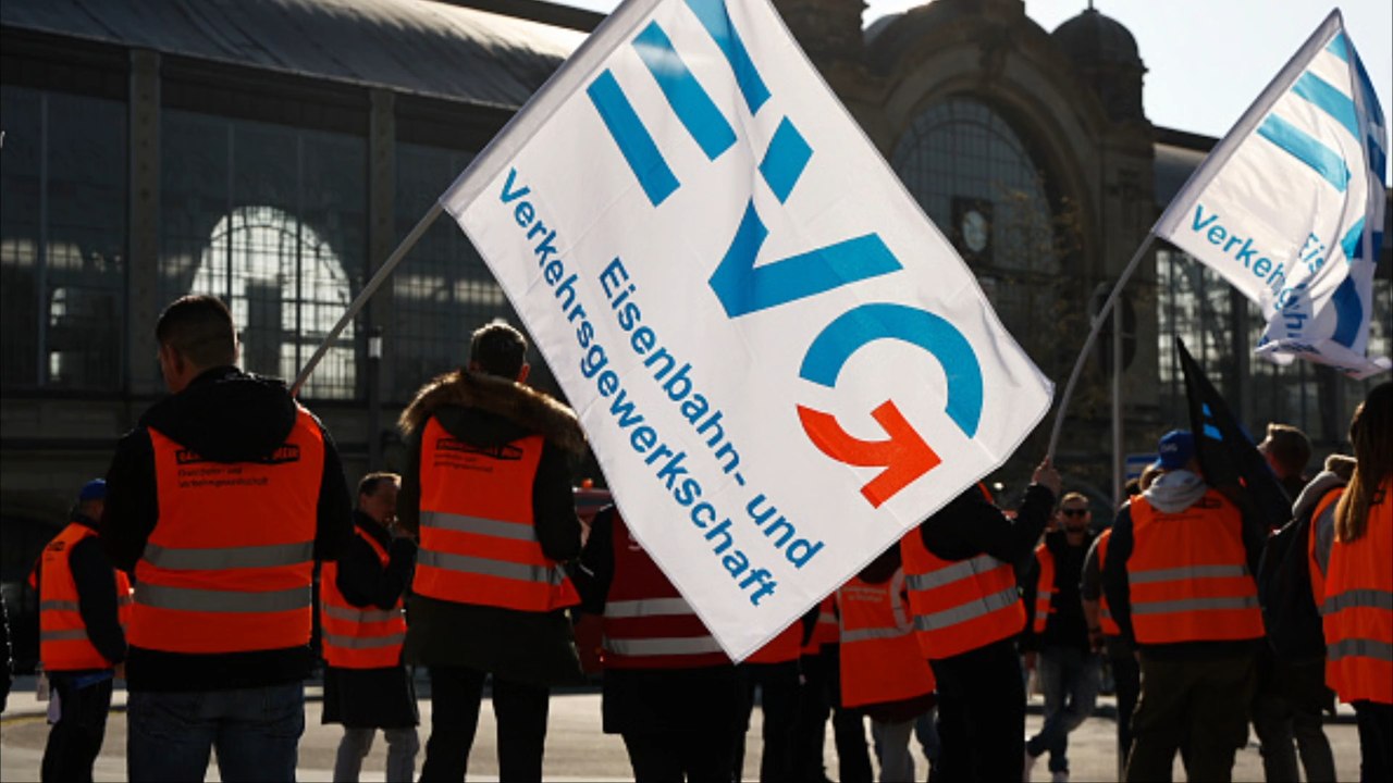 Bahnstreiks vorerst abgewendet: EVG nimmt Schlichtungsvorschlag an