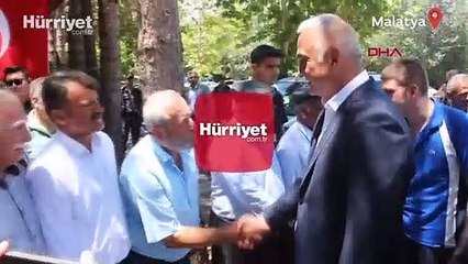 Bakan Ersoy, Malatya'da depremzedelerle bayramlaştı