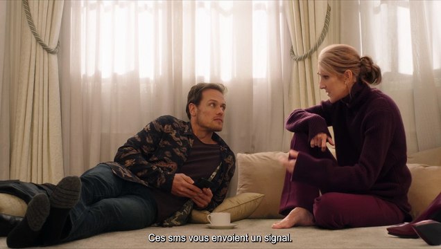 Love Again : un peu, beaucoup, passionnément EXTRAIT VO Un signal