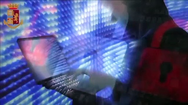 Foto e video su Telegram con armi ed esplosivi: perquisiti 8 minorenni
