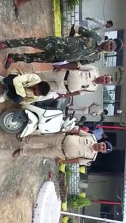 चोरी की स्कूटी के साथ एक आरोपी चढ़ा पुलिस के हत्थे