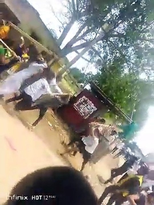 People dancing in DJ were assaulted by accusing them of obstructing