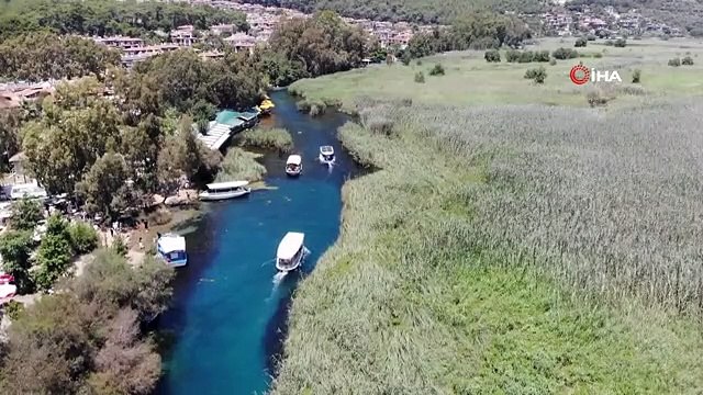 Sakin Kent'in nüfusu 100 bini geçti, Akyaka girişinde kilometrelerce araç kuyruğu