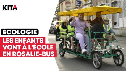 Les enfants vont à l’école en rosalie-bus à Gommegnies