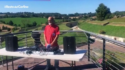 Martina Mazza morta in un incidente a Pesaro: il video del funerale