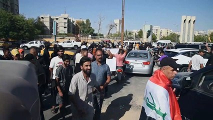 Video herunterladen: Iraquíes furiosos protestan en embajada sueca en Bagdad por quema de Corán