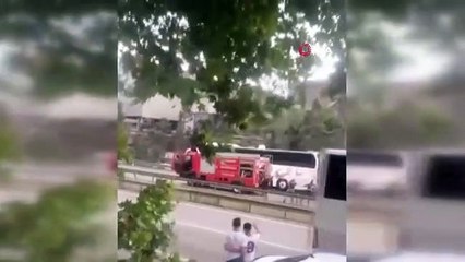 Un bus de passagers transformé en boule de feu