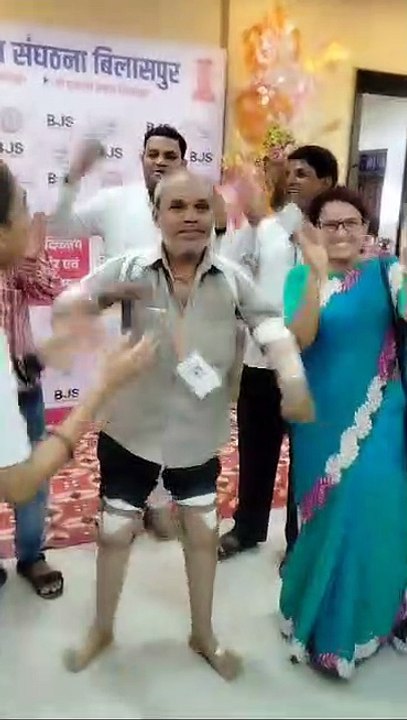 Don't stop somewhere after getting defeated, you will meet the shadows of spring by walking in the thorns