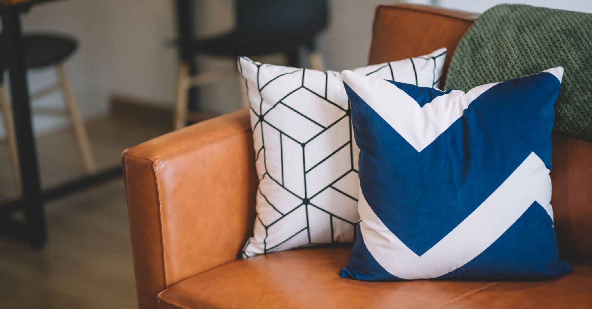 How to Style Throw Pillows, According to Design Pros