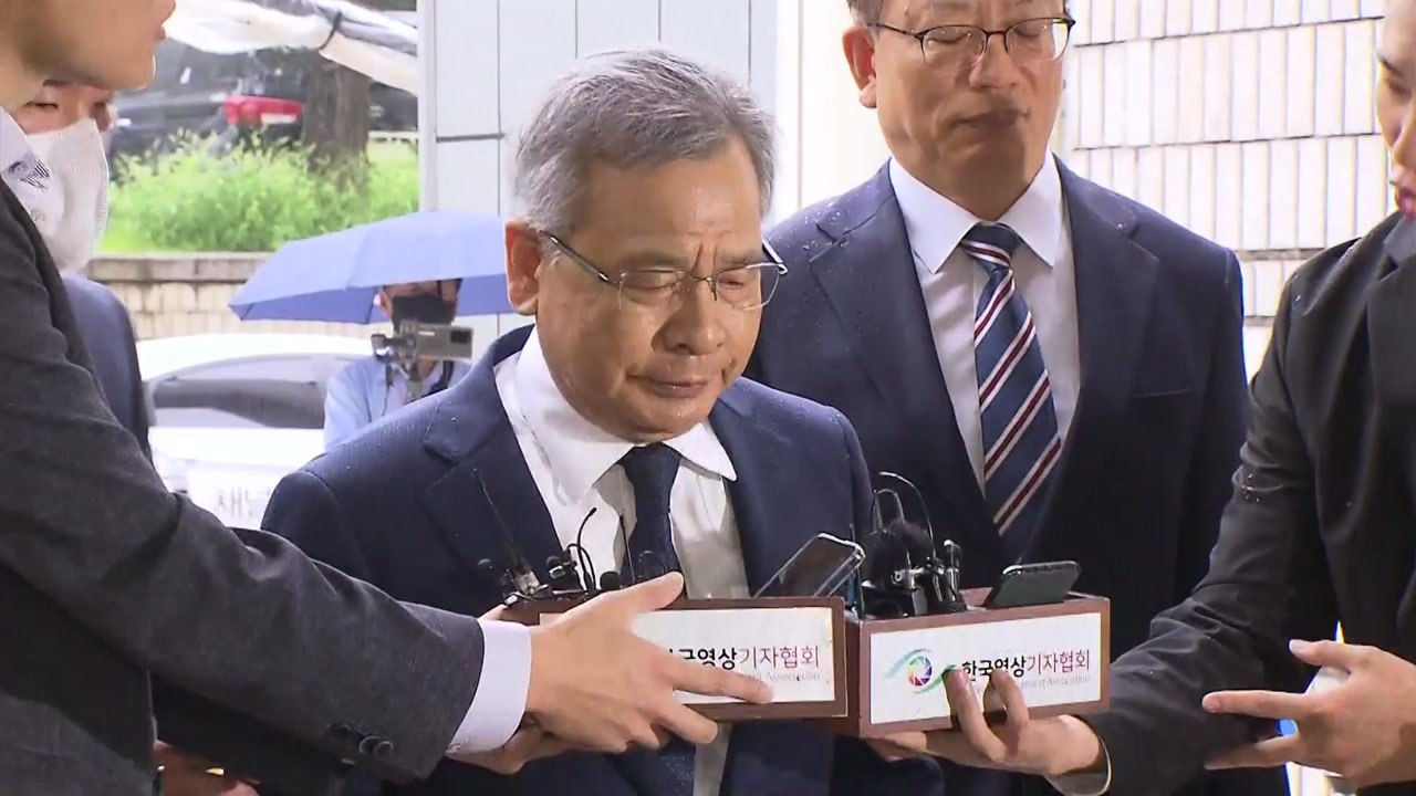 '대장동 50억 클럽' 박영수 전 특검 구속영장 기각..."다툼 여지" / YTN