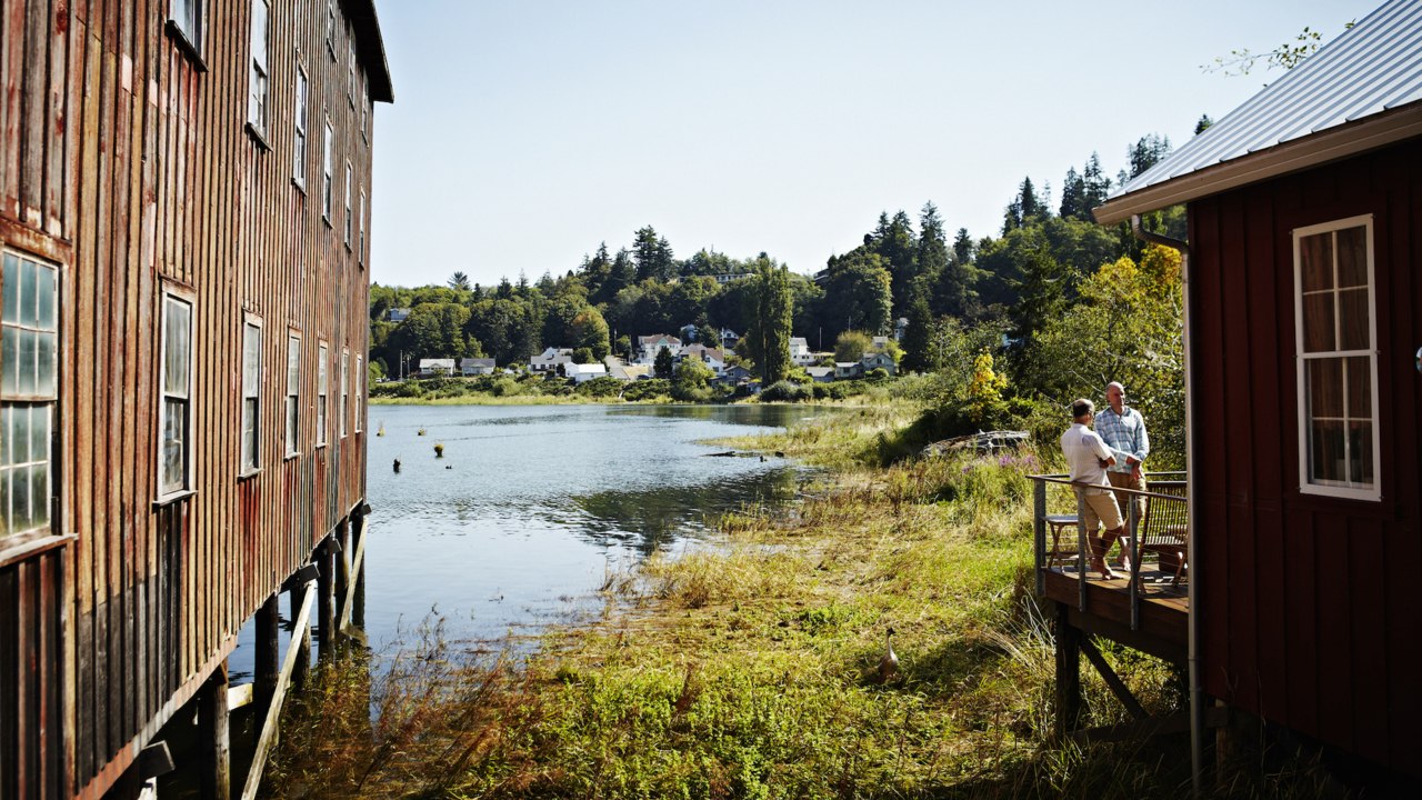 What You Need to Know Before You Buy a Vacation Home with Friends or Family