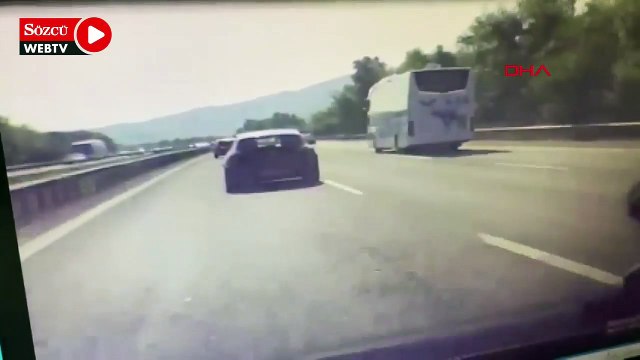 Anadolu Otoyolu'nda 7 aracın karıştığı zincirleme kaza araç kamerasında