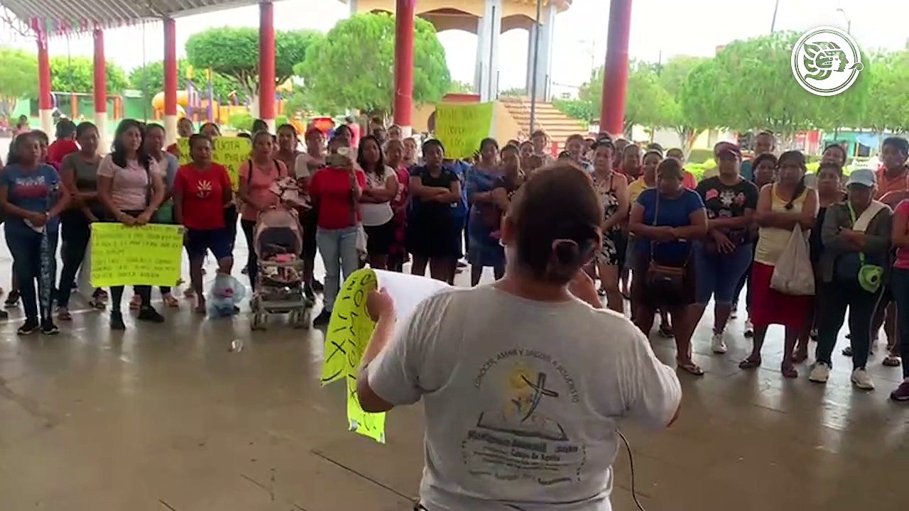 Padres toman primaria de Soconusco para exigir destitución de directora ¡continúa la protesta!