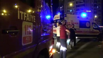 Diyarbakır'da kontrolden çıkan 2 otomobil markete daldı: 1 ölü, 5 yaralı