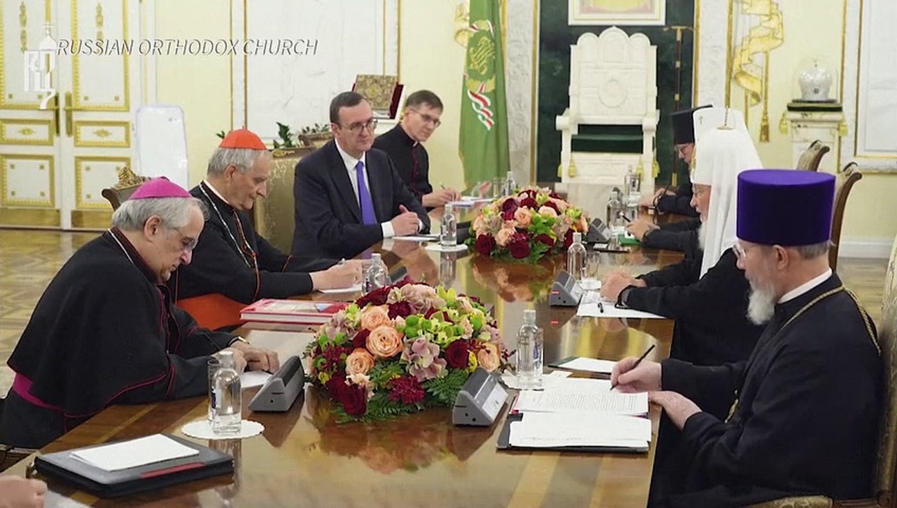 Enviado do Vaticano celebra missa em Moscou e se reúne com o patriarca ortodoxo Kirill