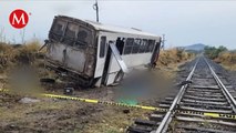 Transporte público choca con tren, dejando tres muertos en Jalisco