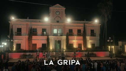 Calibre 50 - La Gripa (LETRA/En Vivo)