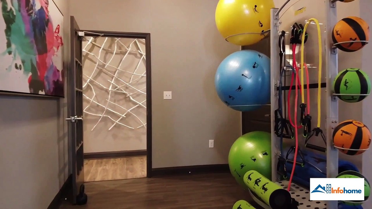 District Flats: Contact, Pricing, Location, Apartment Features & More