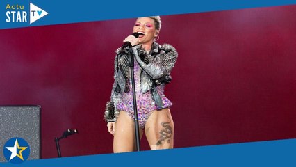 Pink : en plein concert la chanteuse reçoit un objet improbable sur scène !
