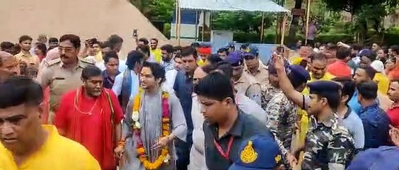 राजनीति को अध्यात्म से सस्ता मानते हैं धीरेंद्र शास्त्री